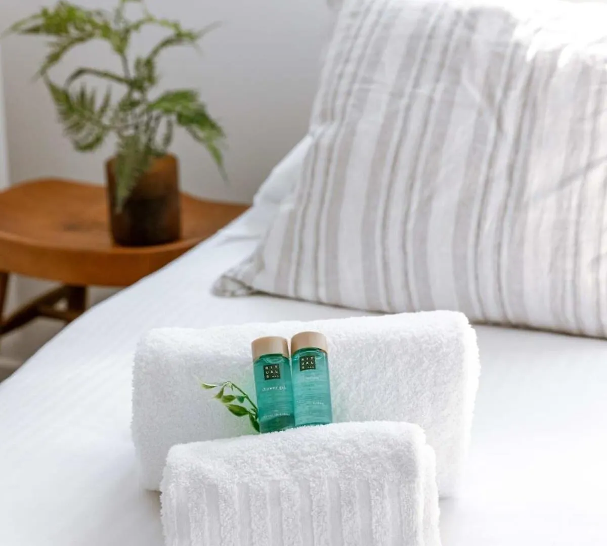 Huswell - Lovely New Apartment At The Harbor + Parking Bruggy