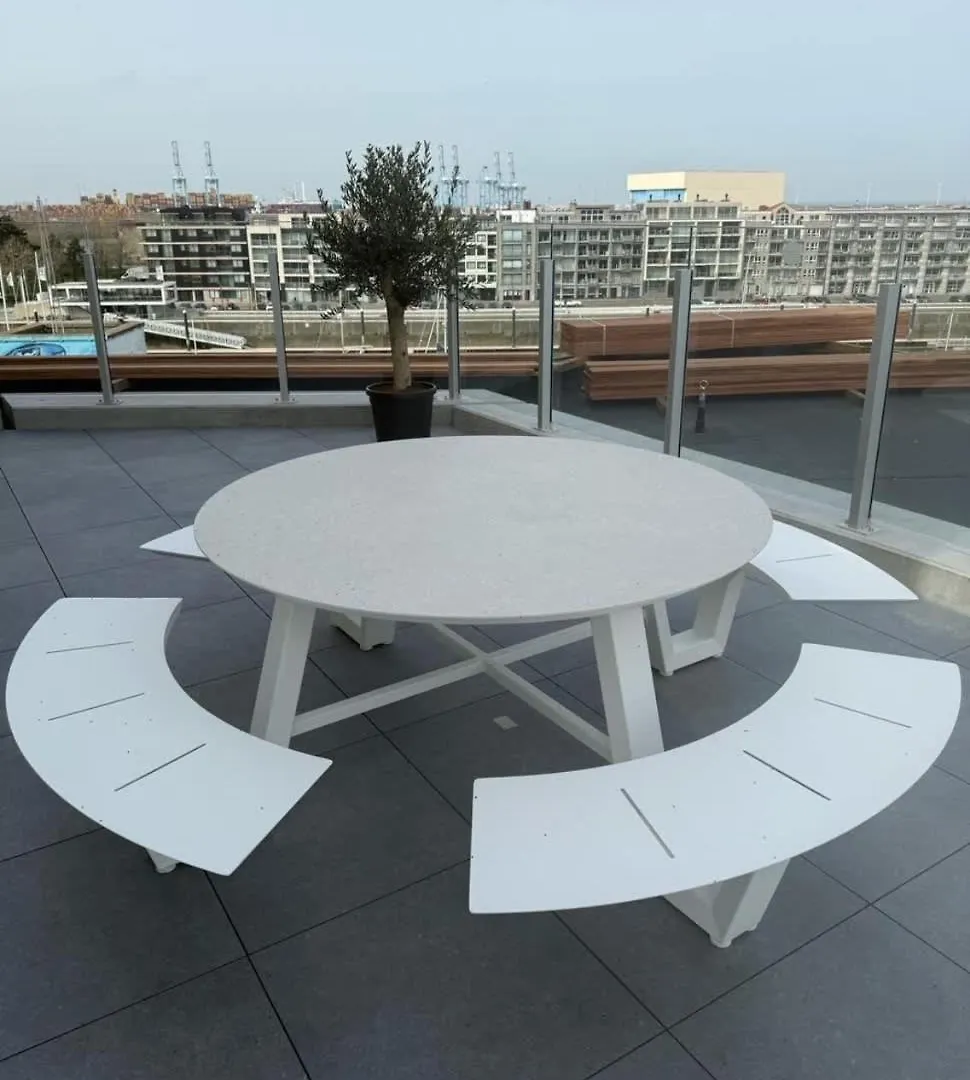 Huswell - Lovely New Apartment At The Harbor + Parking Bruggy